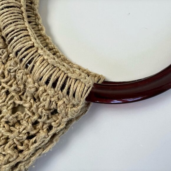 Vintage 1970s Italian Macrame Crochet Bag with Acrylic Circular handles - groovy - Picture 4 of 13